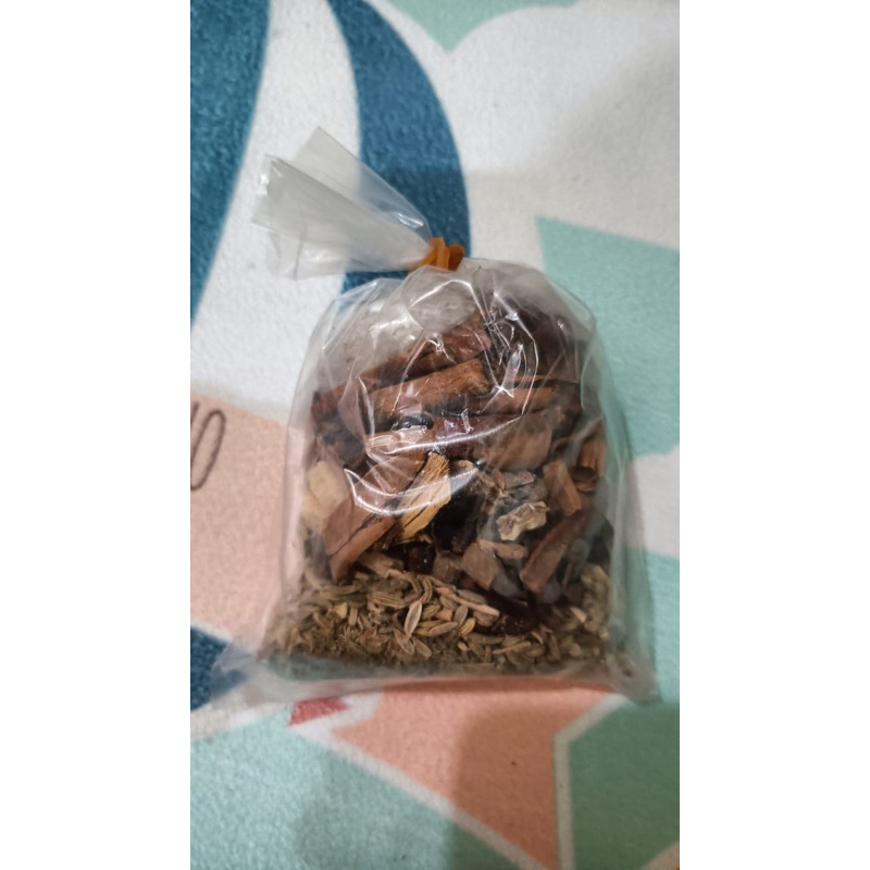 

Jamu Tradisional Herbal Batuk (Toko Siong Hoen Ngunut)