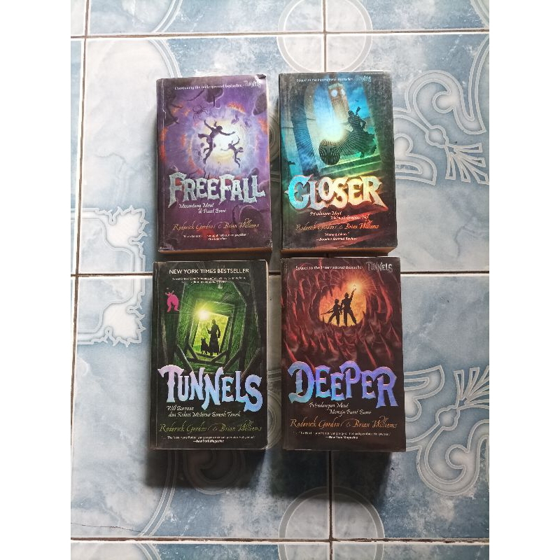 Original Paket Tunnels Deeper Freefall Closer Roderick Gordon Brian Williams Bahasa Indonesia