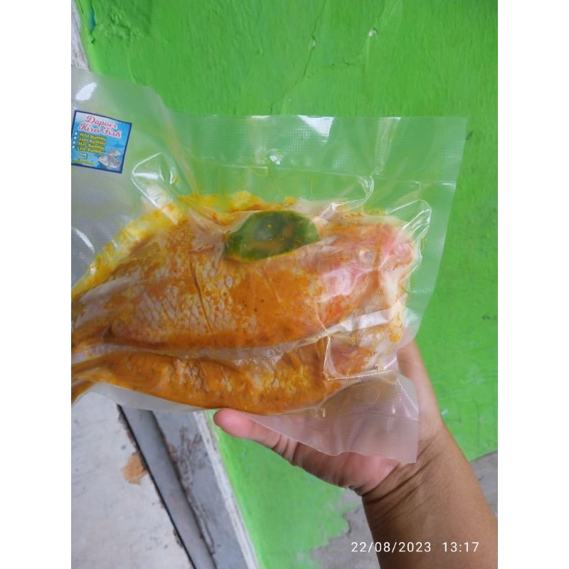 

Ikan nila merah bumbu siap goreng/bakar isi 2/3