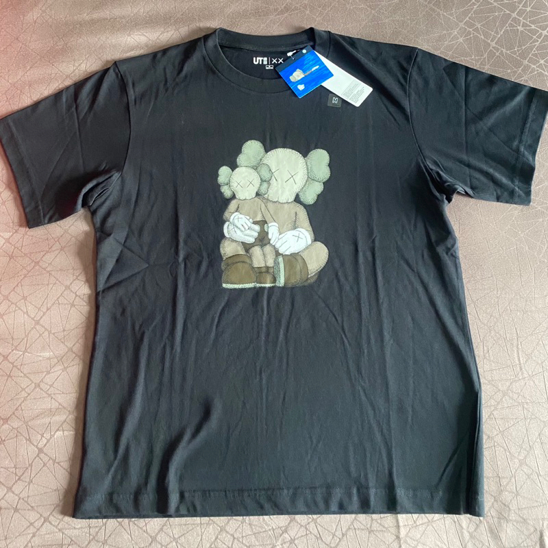 UNIQLO X Kaws Black T-shirt (100% authentic)