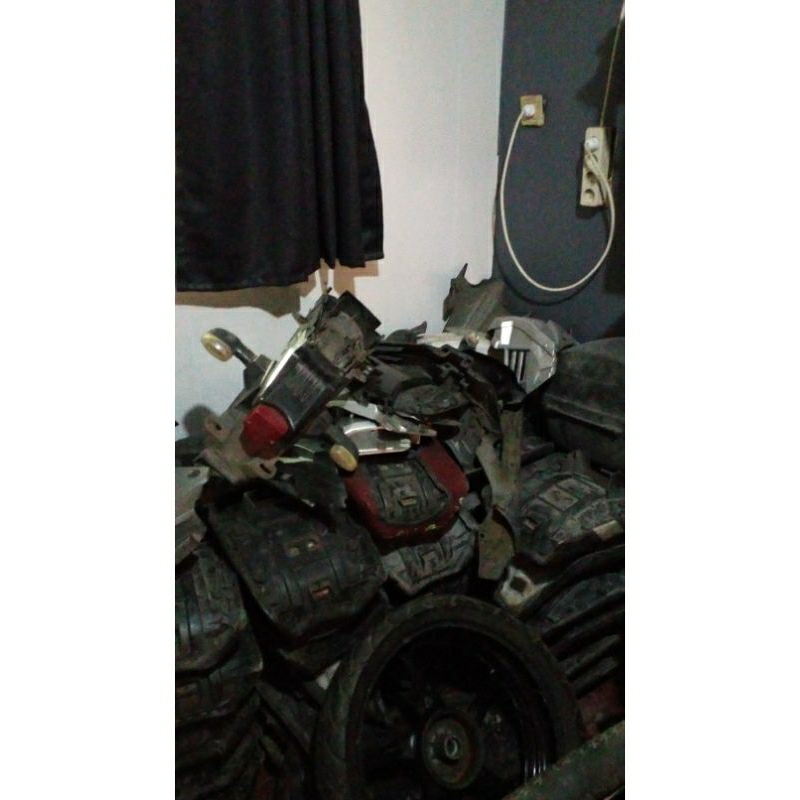 spakbor belakang byson