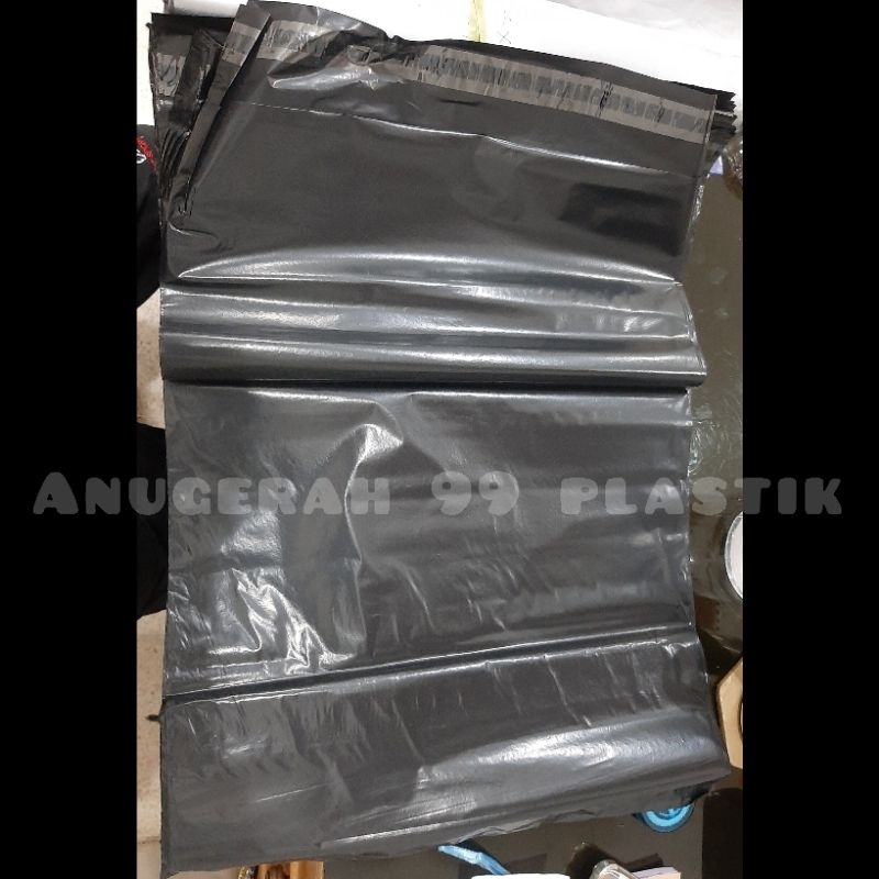 

Plastik packing polymailer ukuran 20x30 30x40 dengan seal lem
