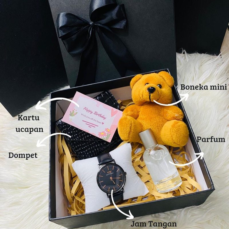 

HAMPERS MINI BLACK CEWEK KADO ULANG TAHUN WISUDA ANNIVERSARY