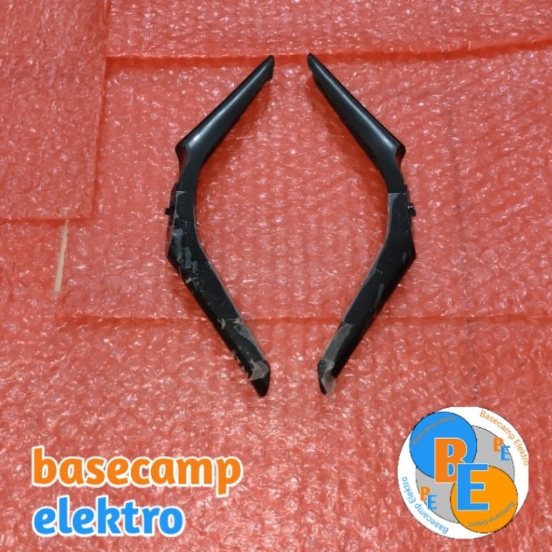 Kaki TV LED SAMSUNG UA43J5202AK Stand TV LED SAMSUNG UA43J5202AK Dudukan TV LED SAMSUNG UA43J5202AK 