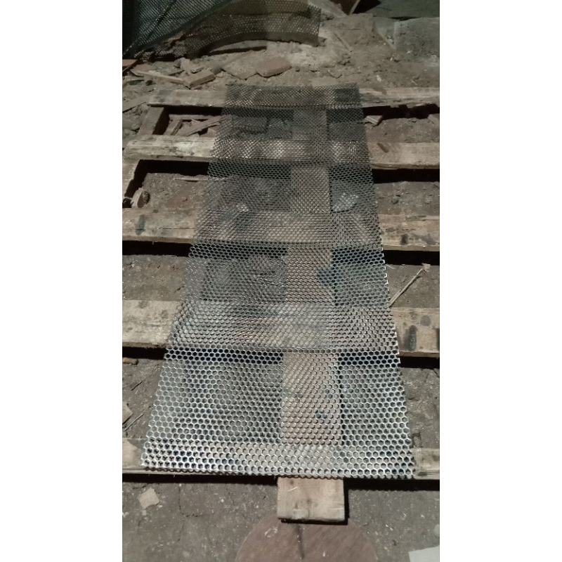 ram gril speaker 31x62 lubang motuf segi6