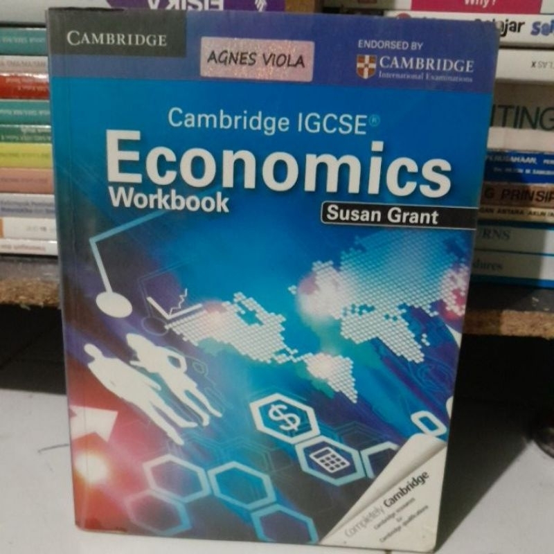 Buku cambridge IGCSE Economics workbook susan Grant