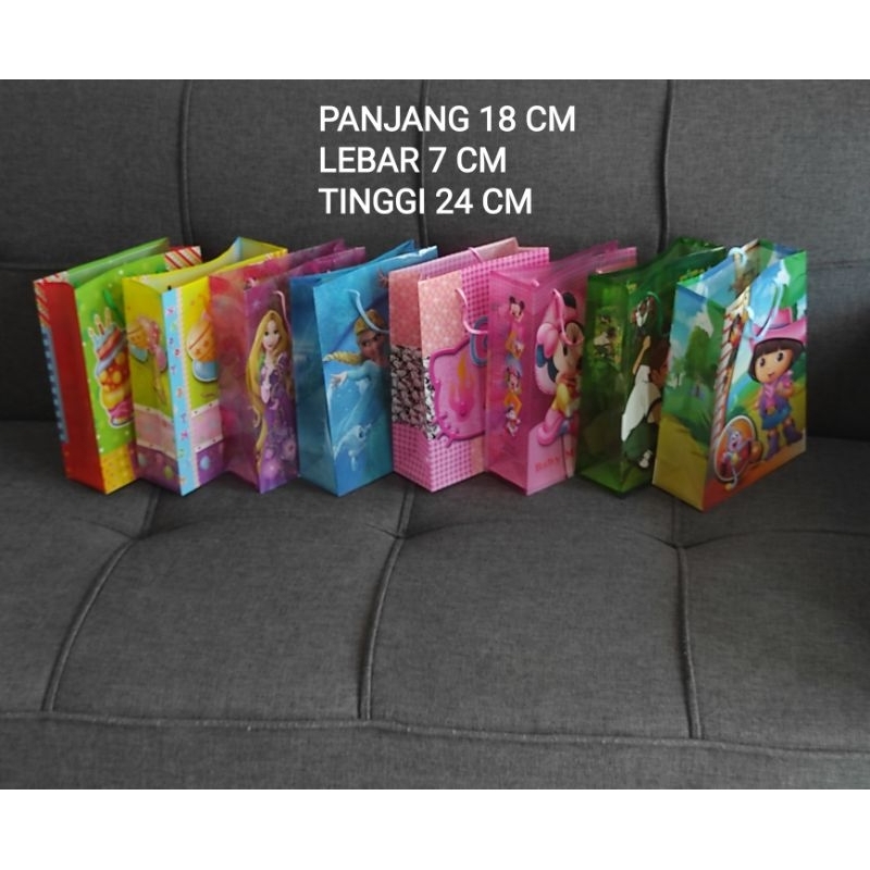 

Paper Bag Paperbag Plastik Ukuran 18x7x24 Cm