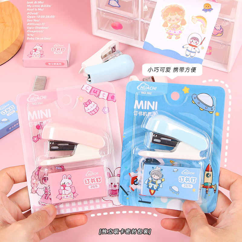 

Stapler Mini Lucu Set Termasuk Refill 1 box
