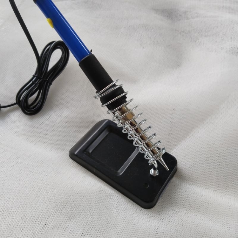 dudukan solder/tatakan solder/