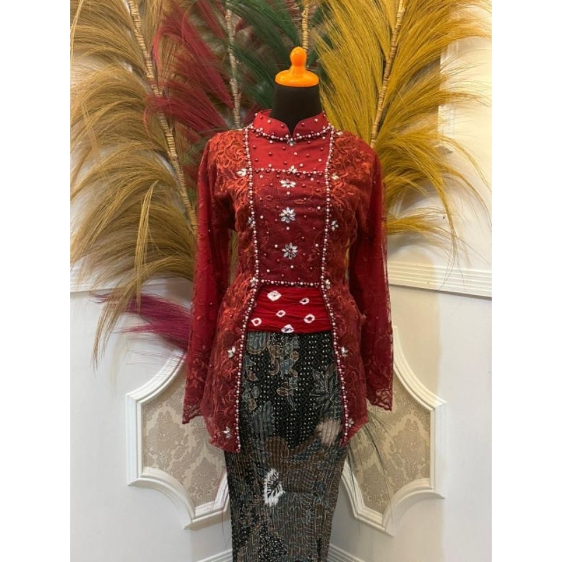 Kebaya Kutubaru Cantik Muslimah Wisuda Pagar Ayu