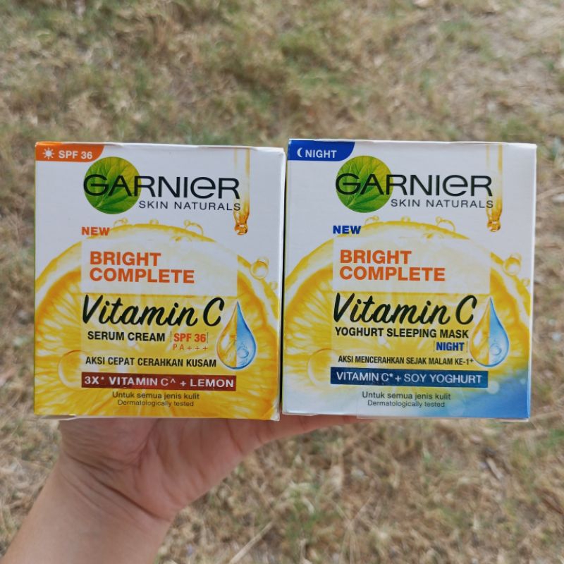Paket Hemat Garnier Bright Complete Vitamin C Serum Day Cream SPF 36 50Ml dan Bright Complete Vitamin C Yoghurt Sleeping Mask Night Cream 50 Ml krim siang malam