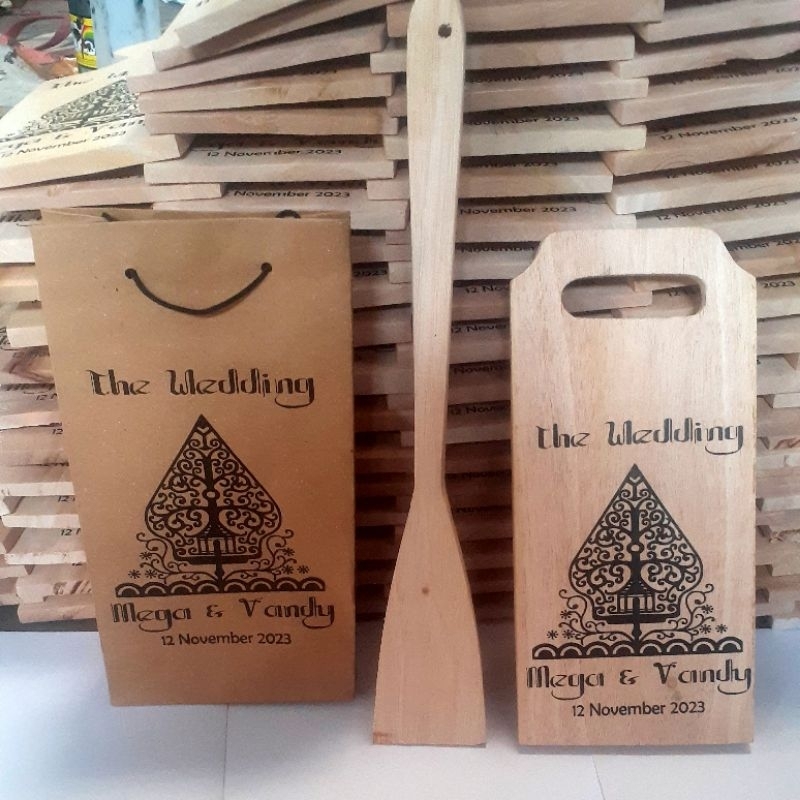 

Souvenir Pernikahan Talenan /Telenan Set Spatula Kemasan Paperbag Sablon