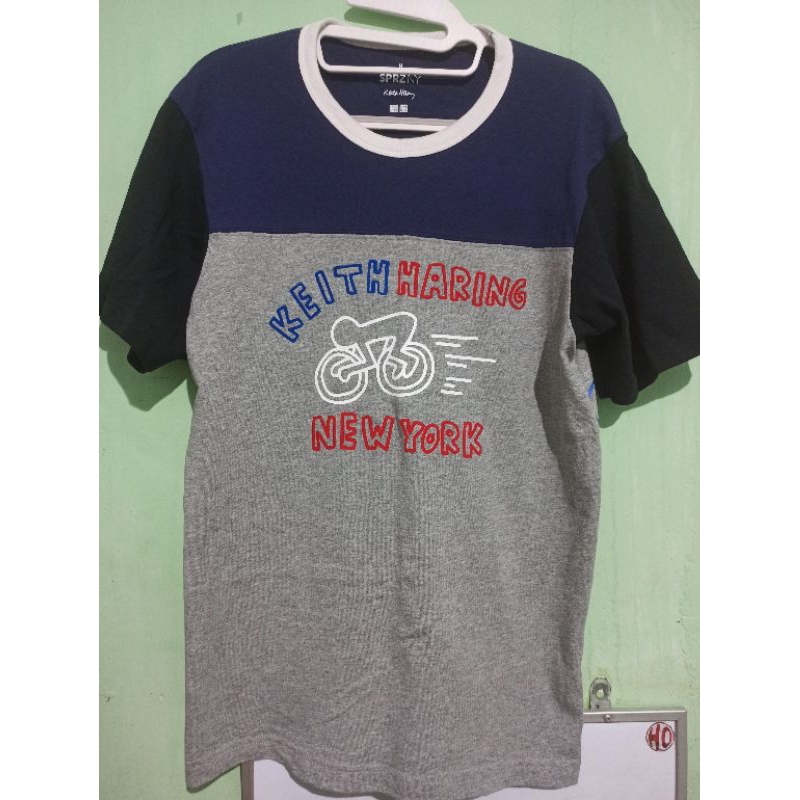 Kaos UNIQLO x KEITH HARING