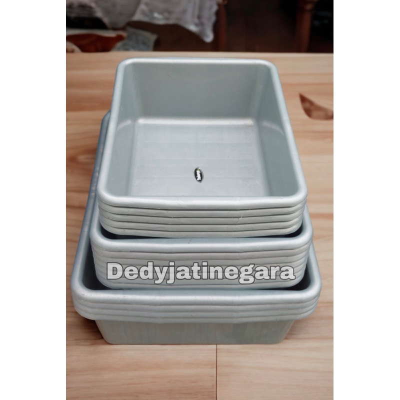 Bak Segi Abu Abu Taiwan / Bak Kotak / Bak Cacing