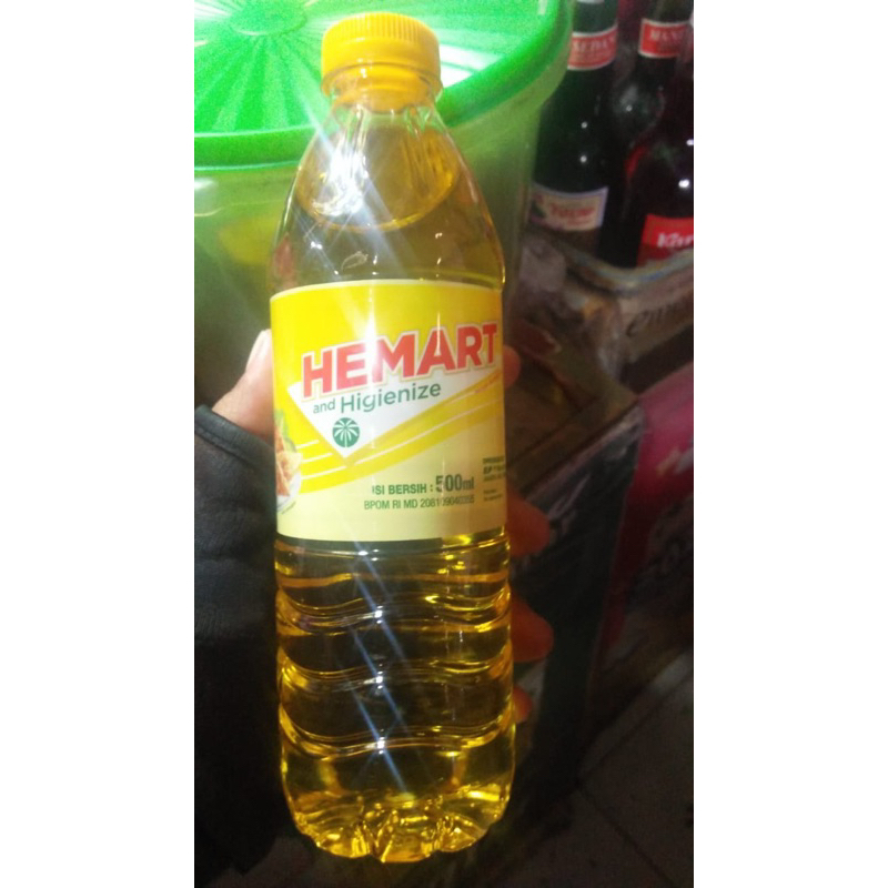 

minyak goreng 500 ml (merk random) + 1pcs indomie