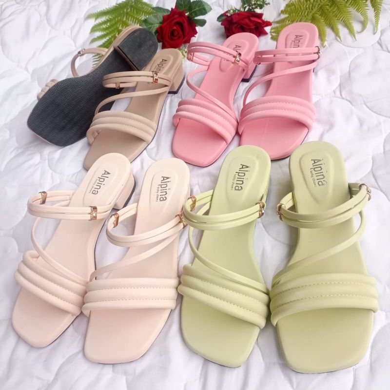 Sendal wanita dewasa hak tahu silang samping tinggi hak 3 cm.