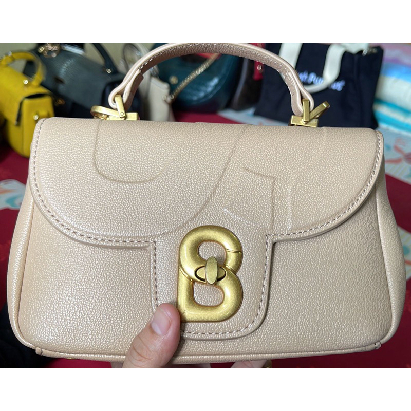 preloved alma flap bag buttonscarves small beige