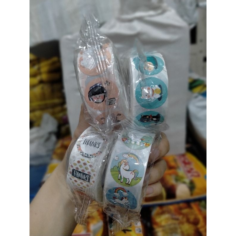 

Sticker Thank You roll isi 500pcs (diameter 2,5cm) Sticker Karakter