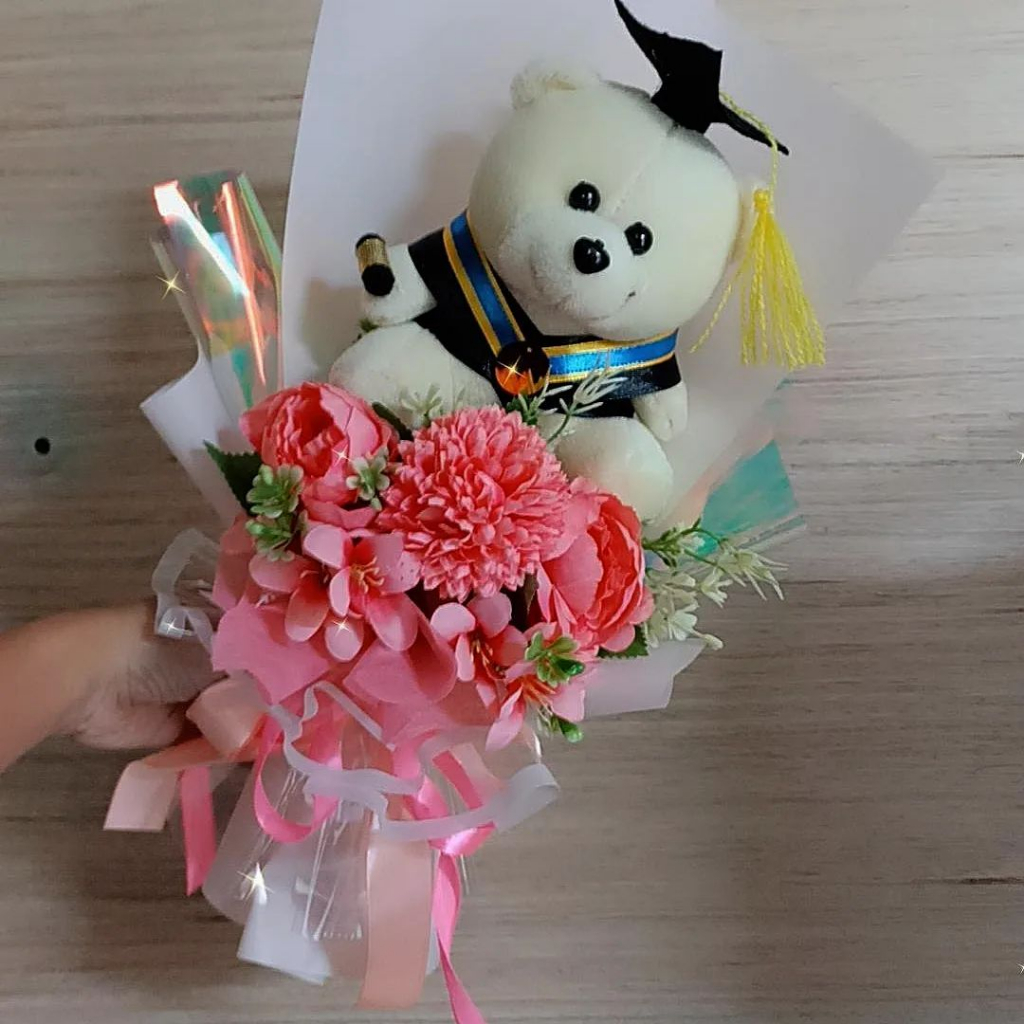 Buket  Boneka Wisuda Teddy Bear dan Bunga Artificial