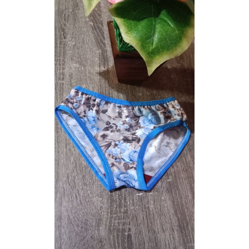 CD wanita anak dewasa,