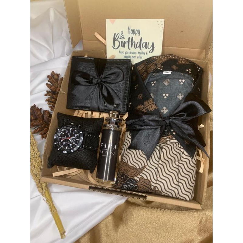 

REALPICT HAMPERS KADO COWOK BATIK PRIA GIFT BOX COWOK ULANG TAHUN WISUDA ANNIVERSARY