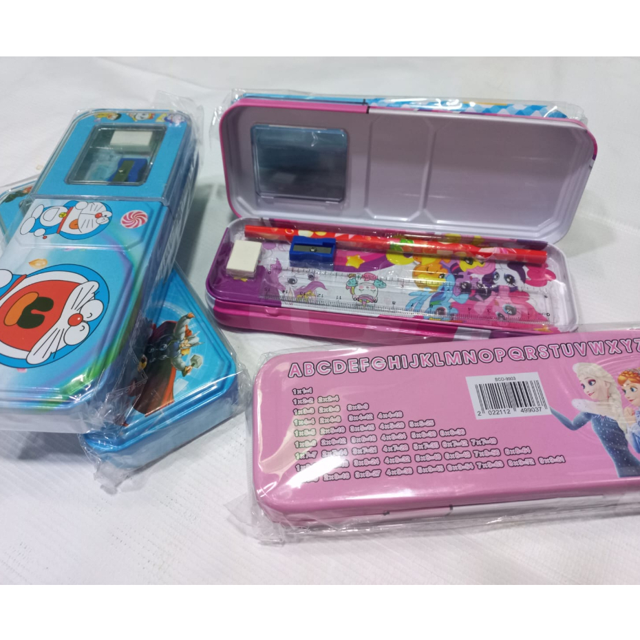 

PROMO KOTAK PENSIL KALENG KODE SCO-9903 WARNA DAN MOTIF RANDOM