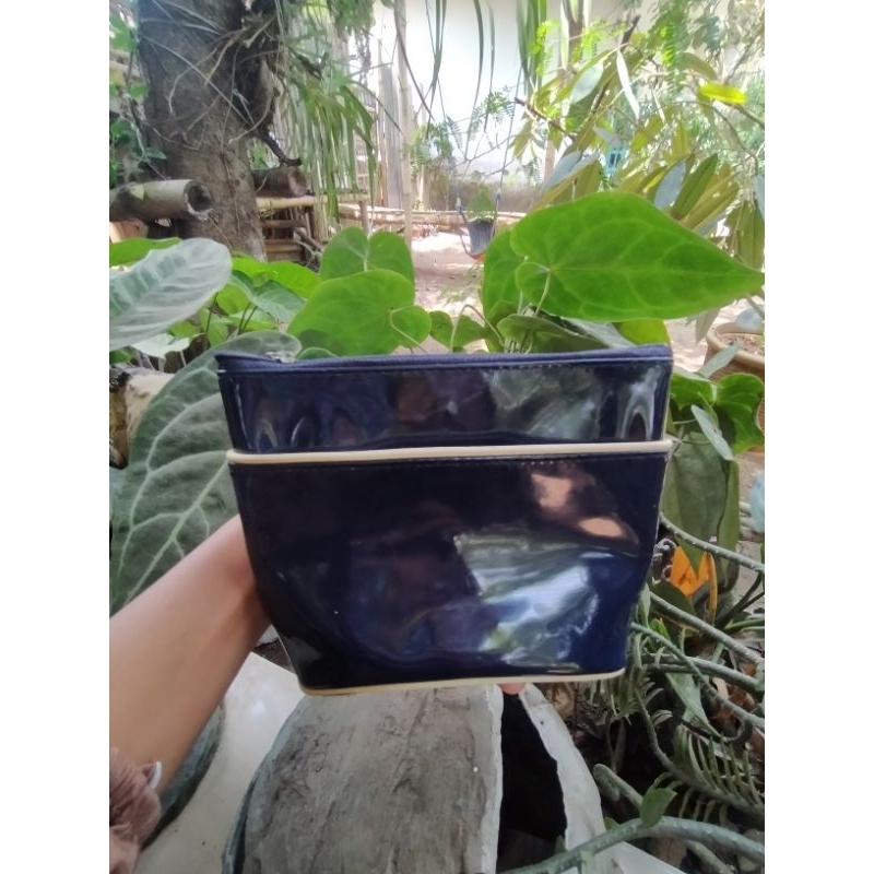 pouch resleting Estee Lauder/ tas makeup/ dompet