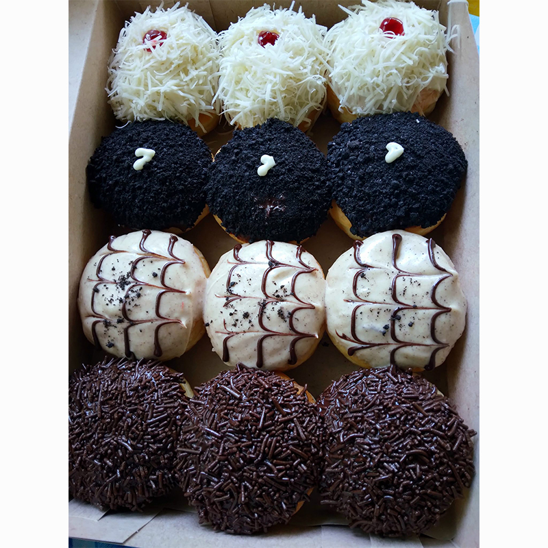 

Donat isi 1 LUSIN topping Bahan premium empuk dan Lembut