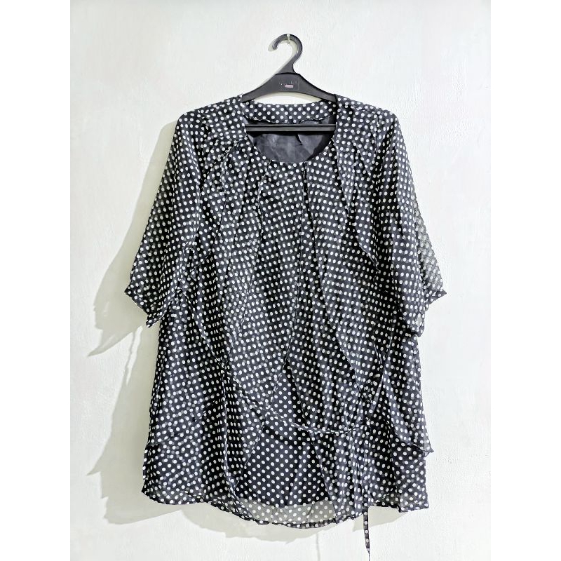 Blouse Hitam Polkadot