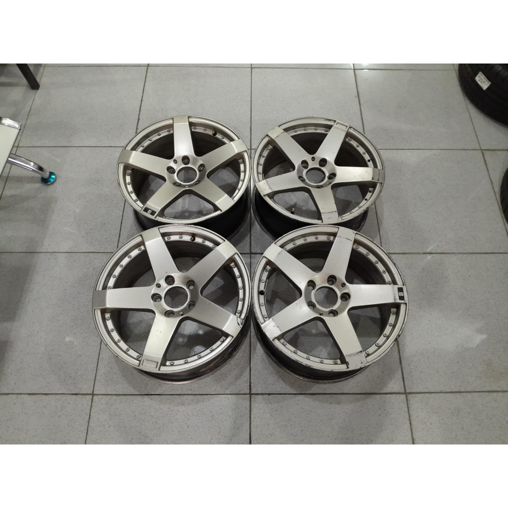 VELG BEKAS MOBIL RACING XD RING 17 LEBAR 7,5 PCD 5X114,3