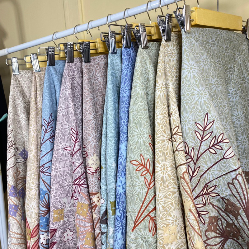 KERUDUNG MOTIF JILBAB VOAL HIJAB VOAL MOTIF SEGIEMPAT LASERCUT VOAL MIRACLE UMAMA MODEL TERBARU SURA