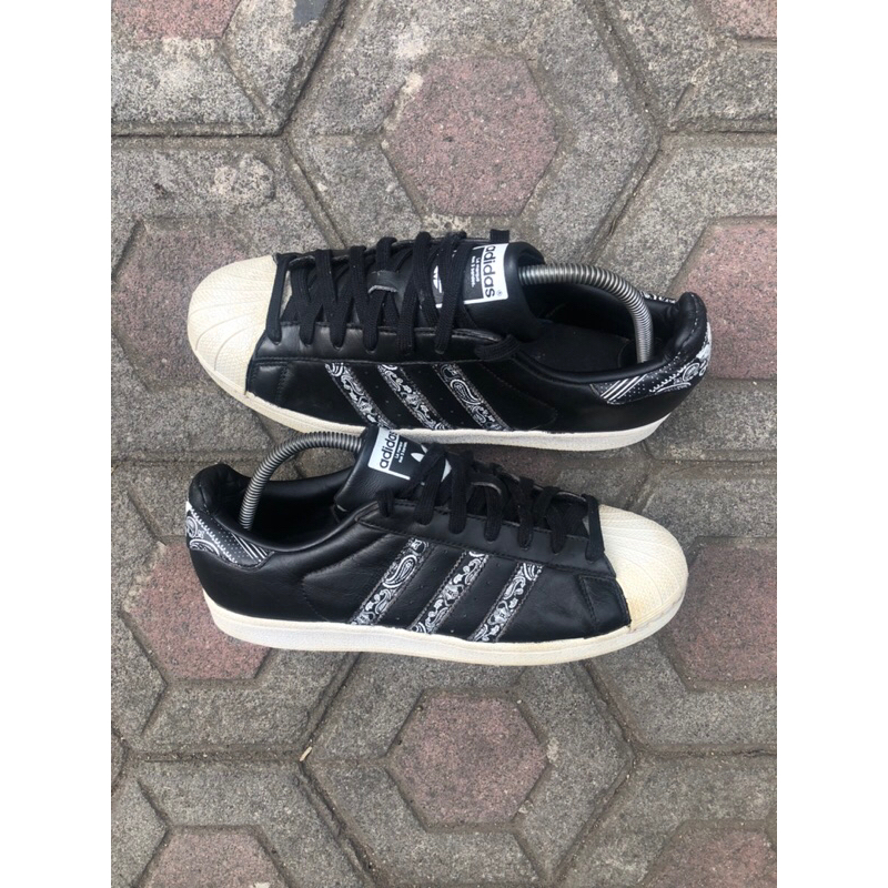 adidas superstar graffity paisley