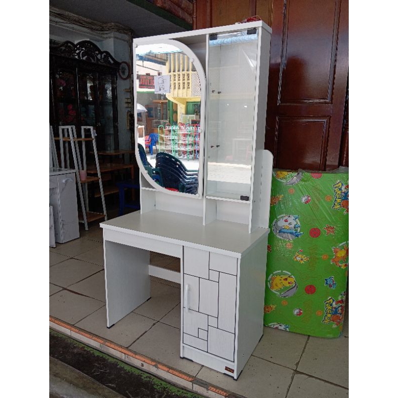 Meja rias / tolet kaca pintu sliding + rak kaca + lampu
