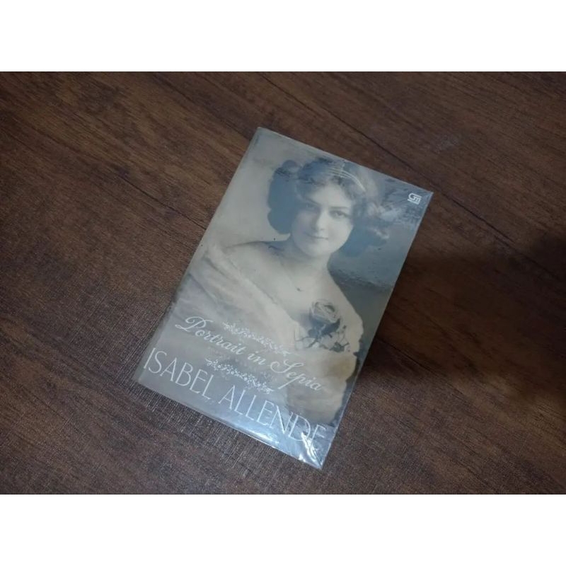 novel preloved Potret Warna Sepia - Isabel Allende