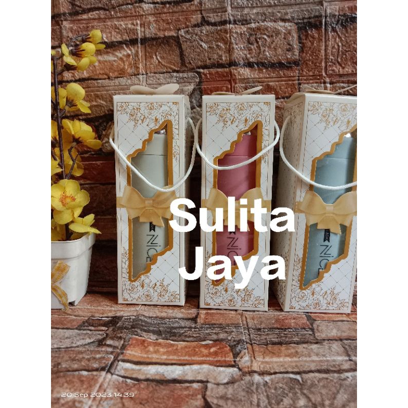 

isi 12 pcs souvenir pernikahan botol nice kemas box motif + tali