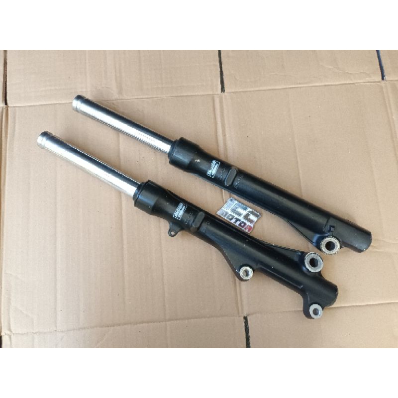 Shock Shockbreaker Depan Bottom As Shock Beat Led Genio Vario 150 New Original Copotan