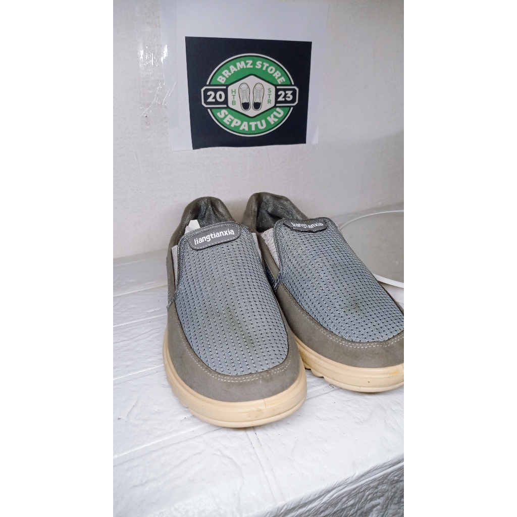 SEPATU/SENDAL LIANGTIANXIA SECOND BRANDED PRIA