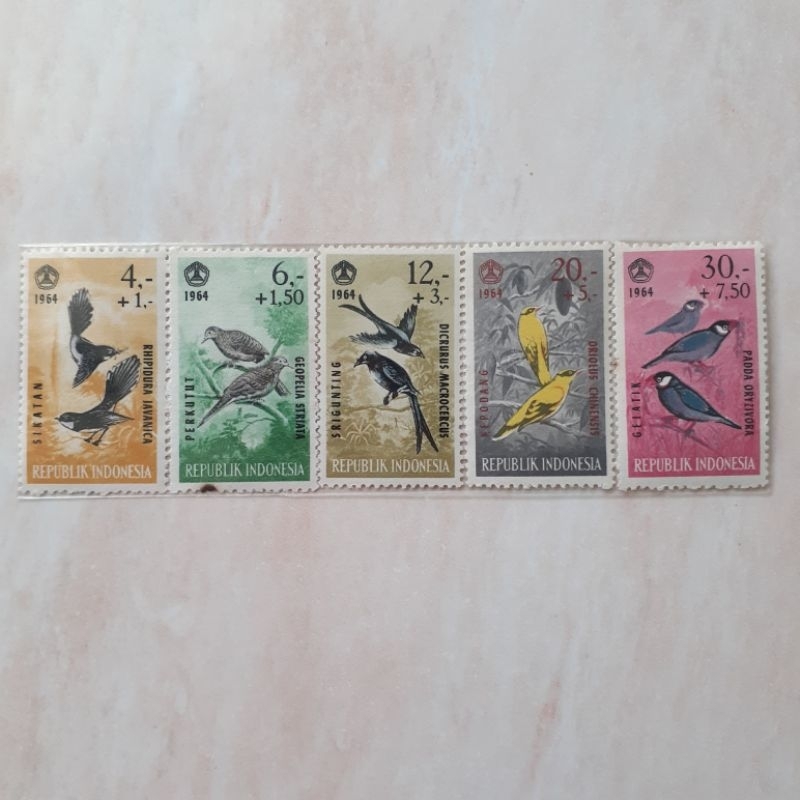 

(A) Perangko Indonesia Burung Tahun 1965 set lengkap 5pcs