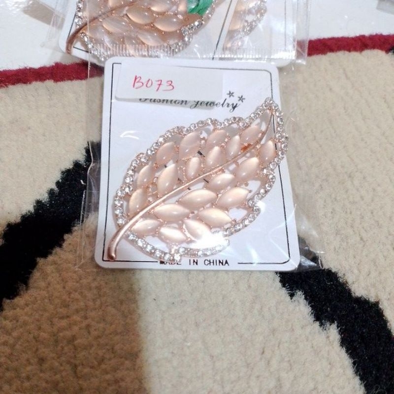 Pin Hijab / Bross Hijab - B073