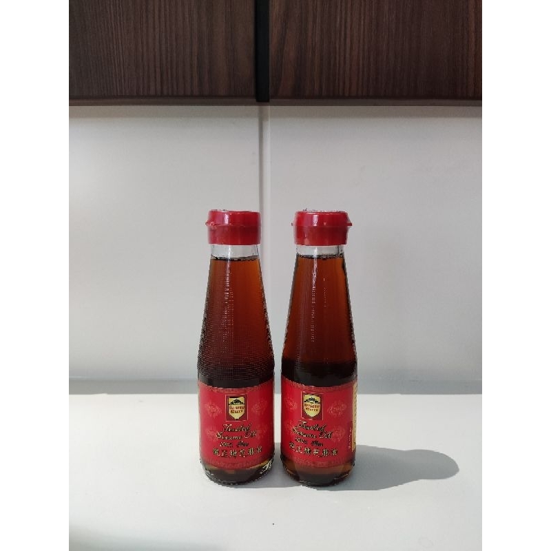 

Pure Sesame Oil Minyak Wijen Murni 105ml by Sesame Queen