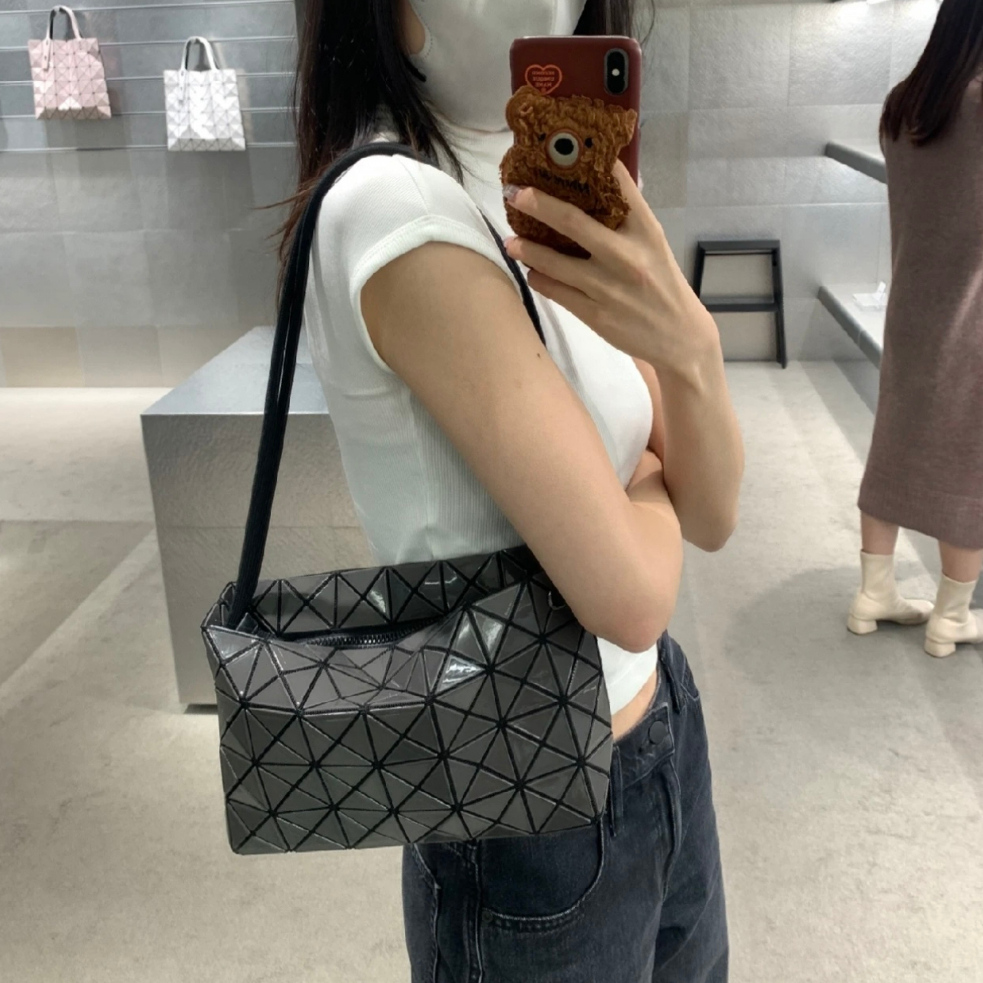 ISSEY MIYAKE BAO BAO BAG ONE-SHOULDER SMALL SQUARE BAG LOOP SERIES