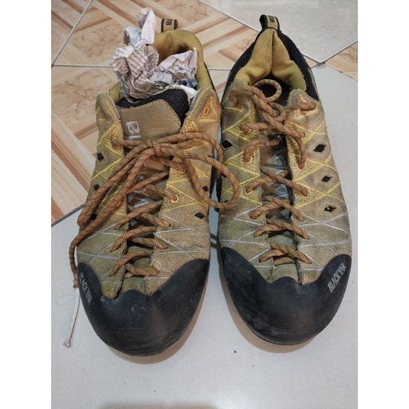 Sepatu Gunung Tracking Outdoor Second