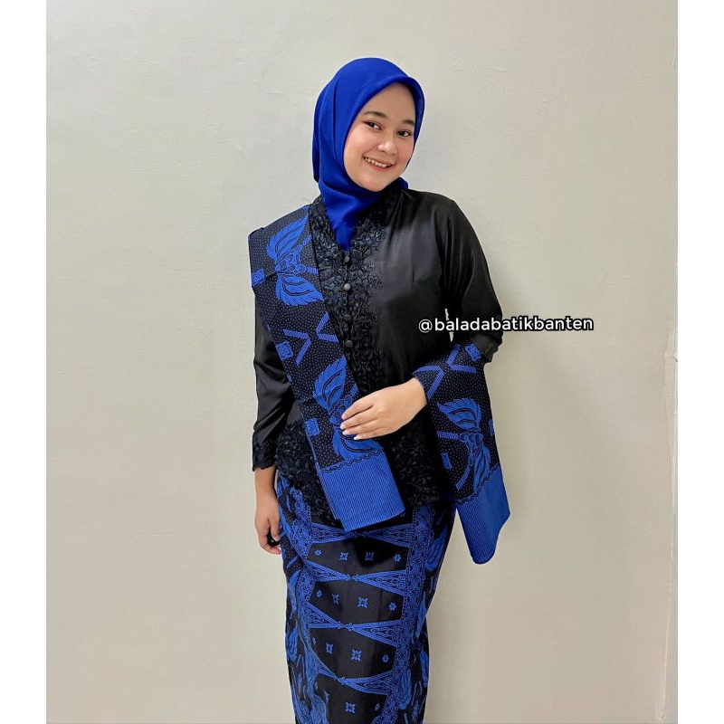 Pakaian Adat Wanita Kebaya Encim Bordir Hitam dan Kebaya Encim Bordir putih  Banten