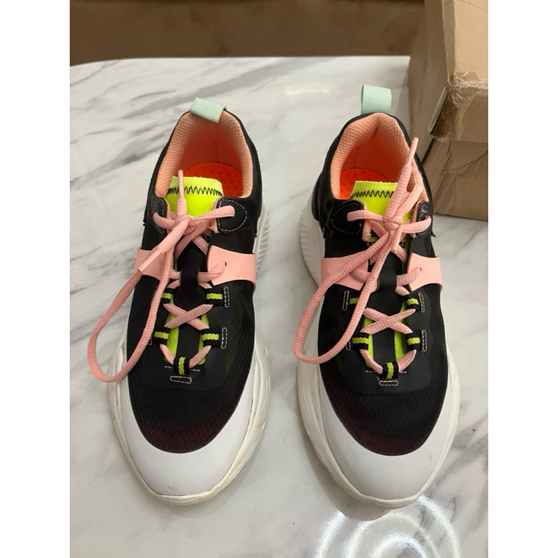 preloved sepatu steve madden