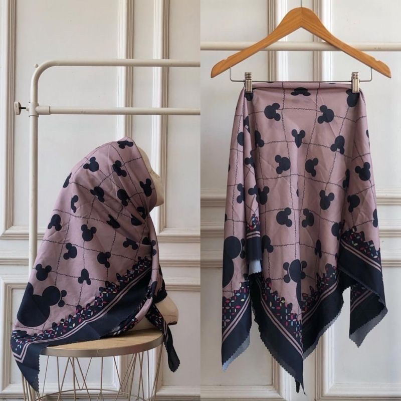 Hijab Segi Empat Voal Sublime Motif Micky Warna Salem