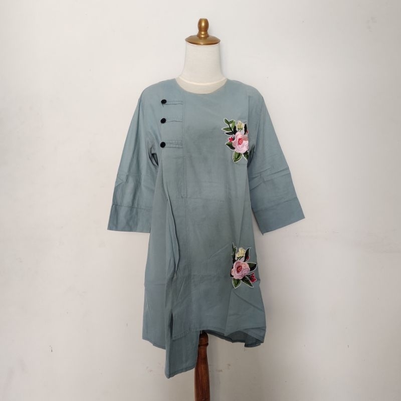 (PRELOVED) Baju panjang wanita motif bunga bordir/tunik