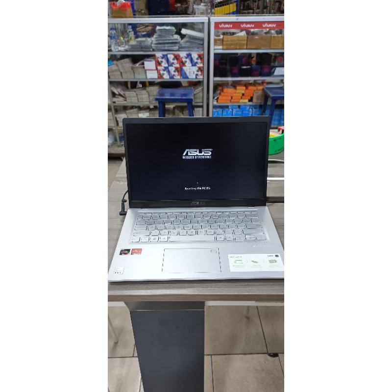Asus M415DAO ryzen 3 3250U ram 16GB / ssd 512GB / win 11 second garansi on
