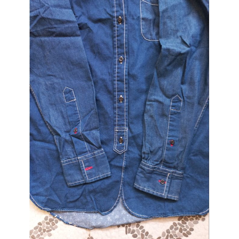 kemeja second uniqlo