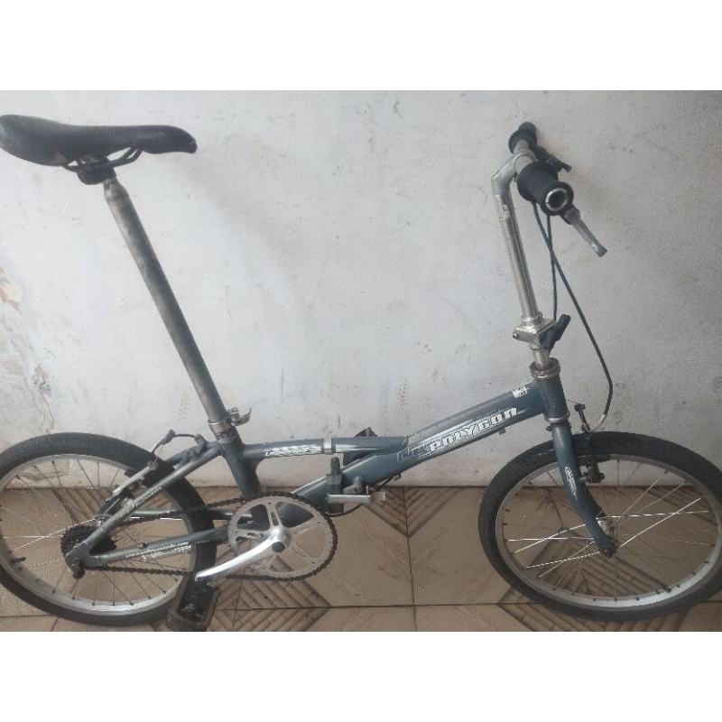 sepeda lipat Polygon Urbano 3,0