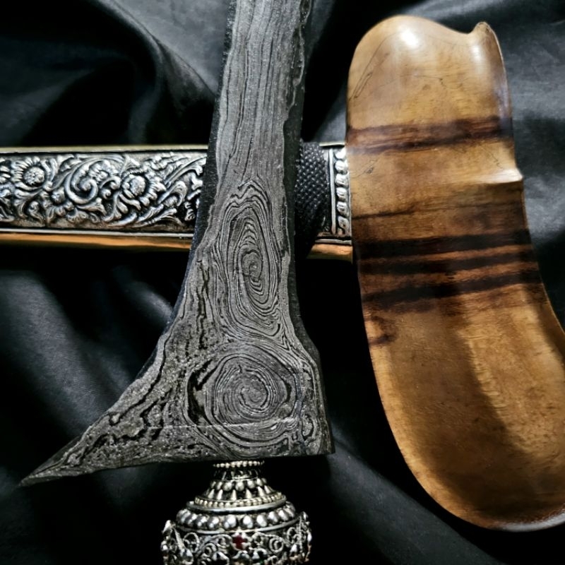 Keris Jalak Tilam Pamor Satrio Pinayungan